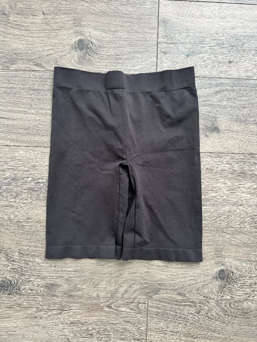 HANES High Waisted Women's Black Shapewear Compression Shorts Size MED